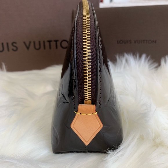 Louis Vuitton Cosmetic Pouch - Picture 3 of 8